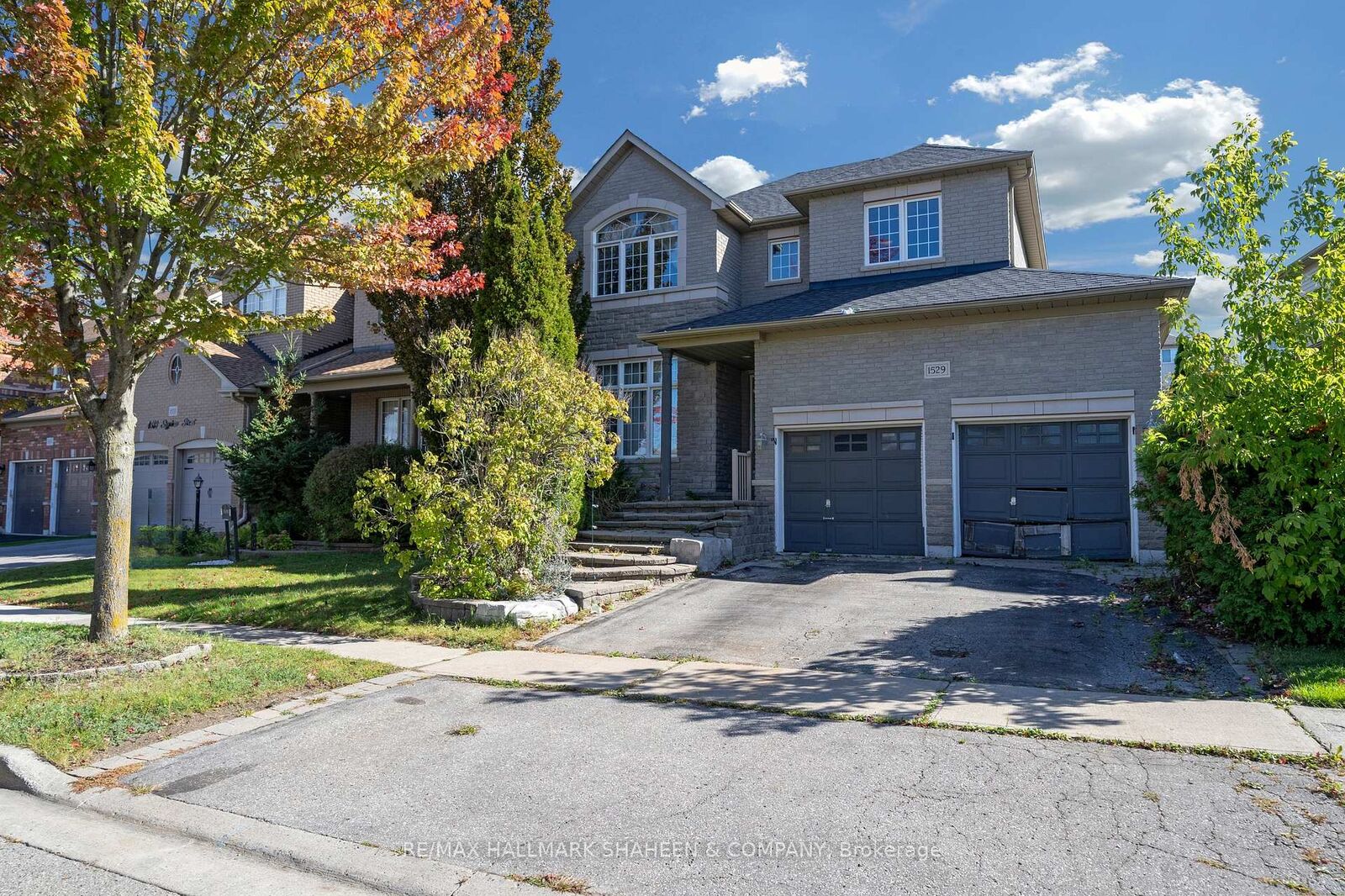 Property Photo:  1529 Skyview Street  ON L1K 2S3 