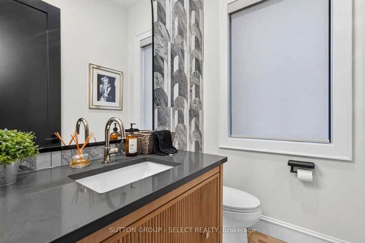 Property Photo: 971 Wellington Street ON N6A 3T3