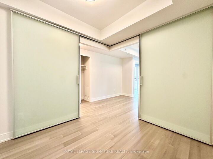 Property Photo:  664 Spadina Avenue 604  ON M5S 0G4 