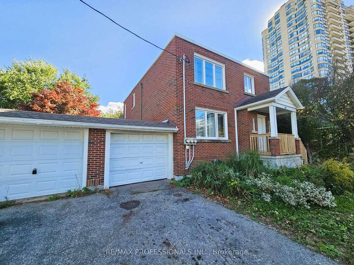 Property Photo:  119 Erb Street E A-Upper  ON N2J 1M1 