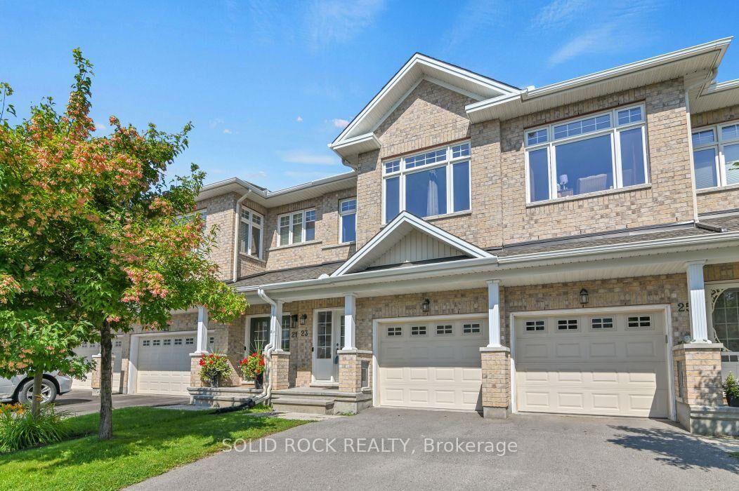 Property Photo:  