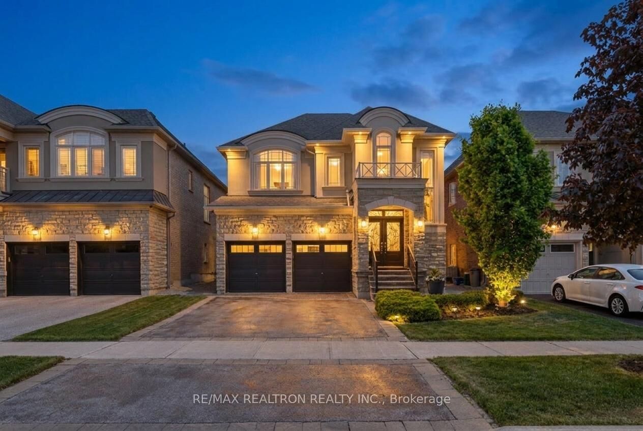 Property Photo:  55 Headwind Boulevard  ON L4H 3R9 