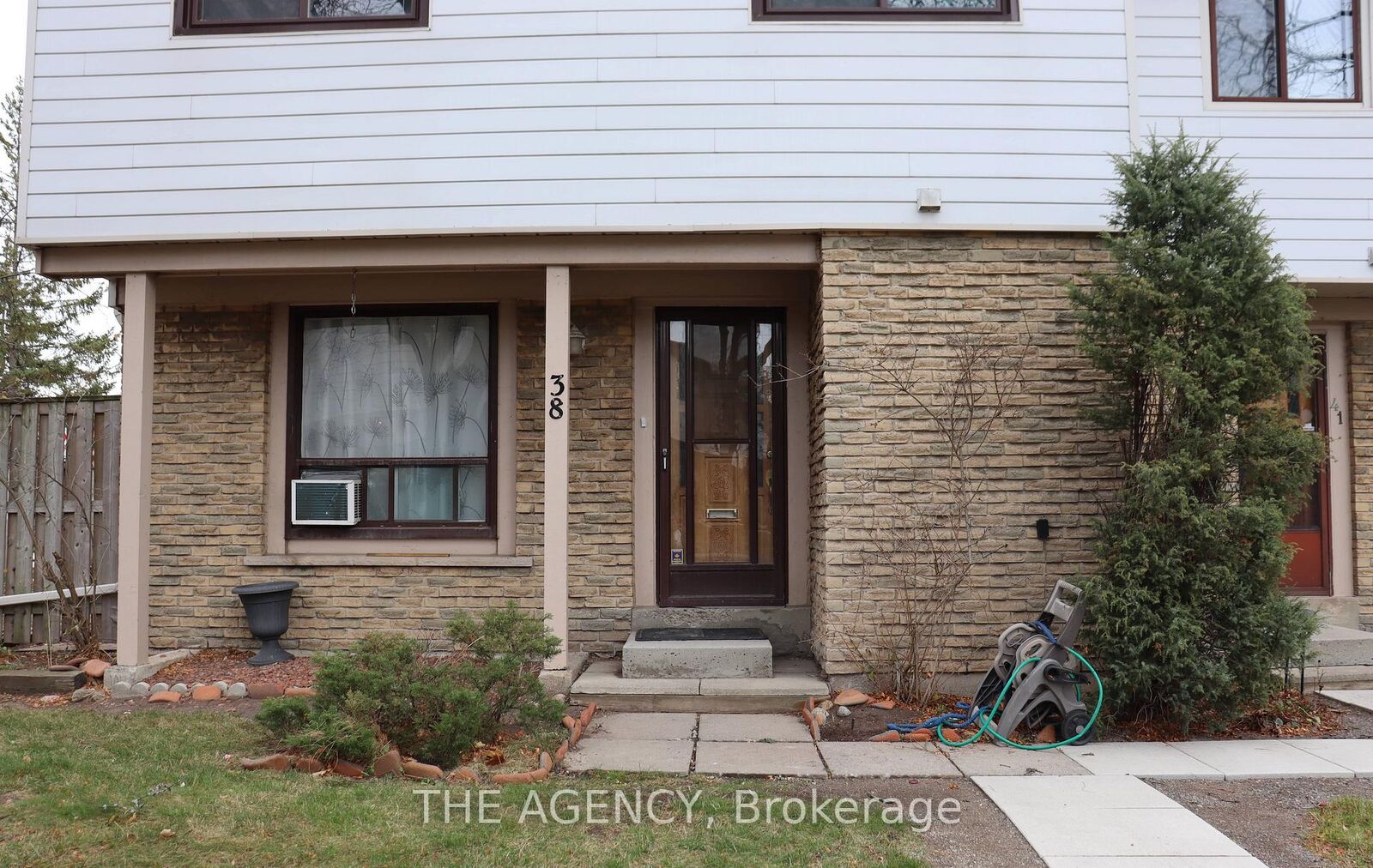 Property Photo:  6540B Falconer Drive 38  ON L5N 1M1 