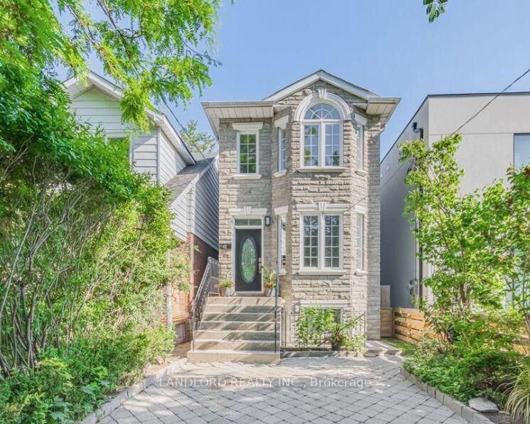 Property Photo:  41 Aldwych Avenue Lower  ON M4J 1X4 