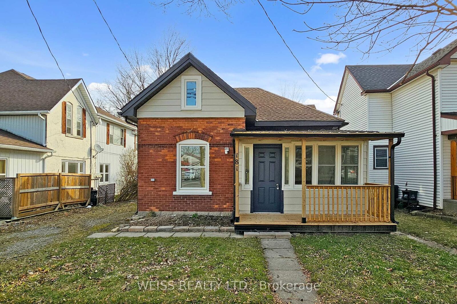 Property Photo:  181 Talbot Street N  ON N3Y 3W8 