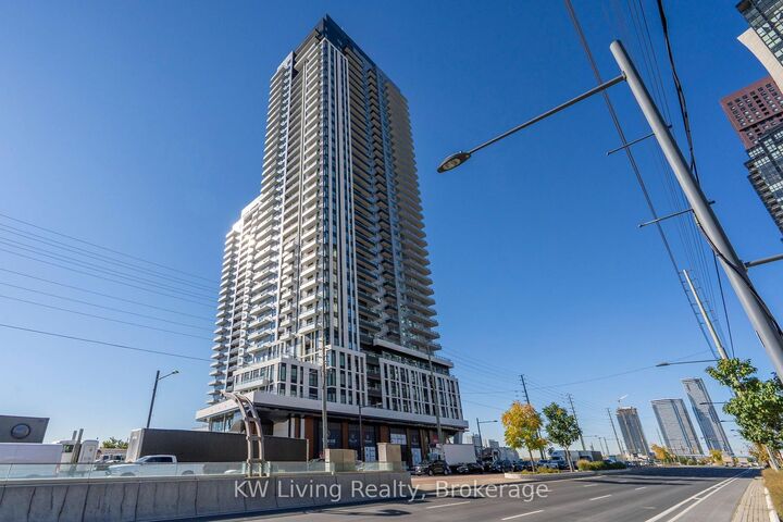 Property Photo:  5 Meadowdale Road 1304  ON L4K 0C7 