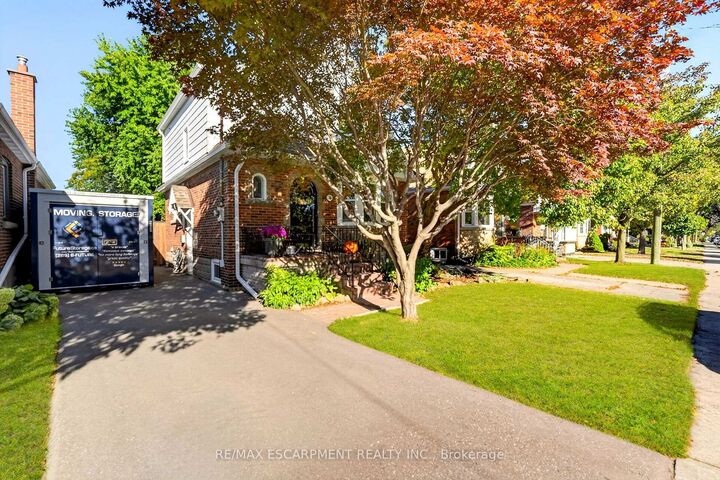 Property Photo:  78 Cameron Avenue S  ON L8K 2X2 