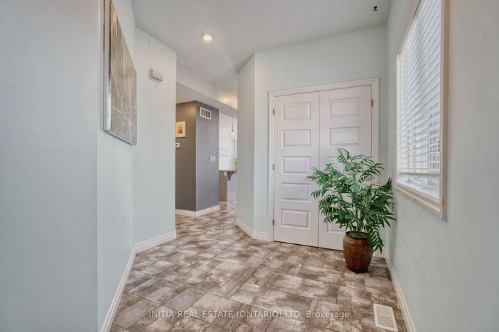 Property Photo:  571 Freeport Street  ON N6G 5B1 