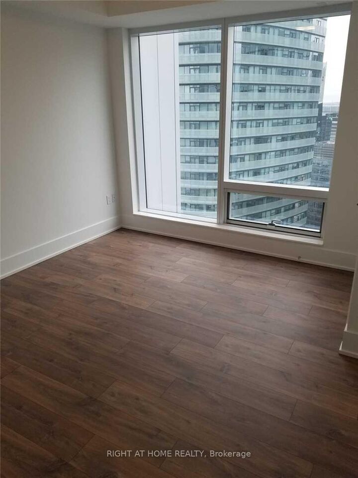 Property Photo:  10 York Street 5303  ON M5J 0E1 