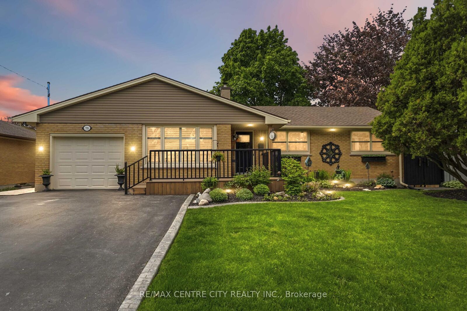 Property Photo:  70 Brentwood Crescent  ON N6G 1X2 