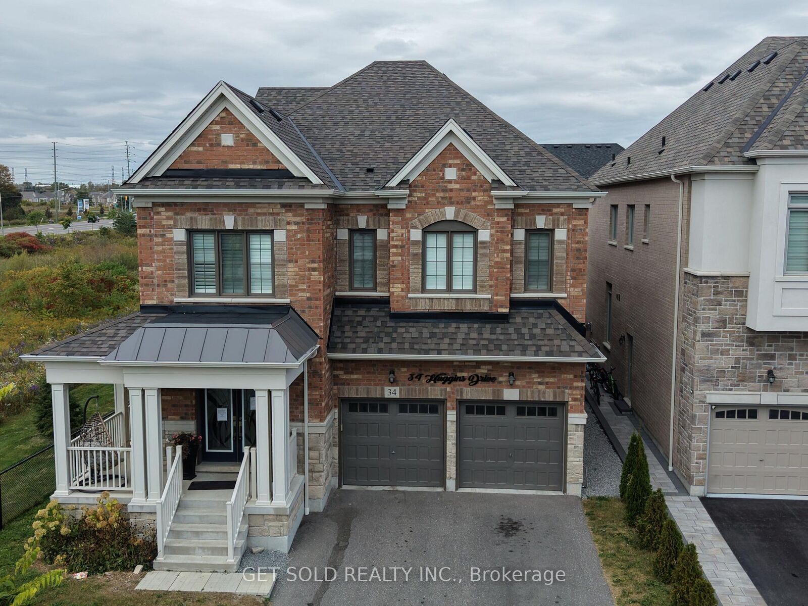 Property Photo:  34 Huggins Drive  ON L1P 0N4 