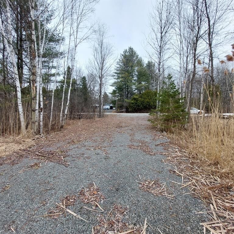 Property Photo:  106 Perth Street  ON K0G 1E0 