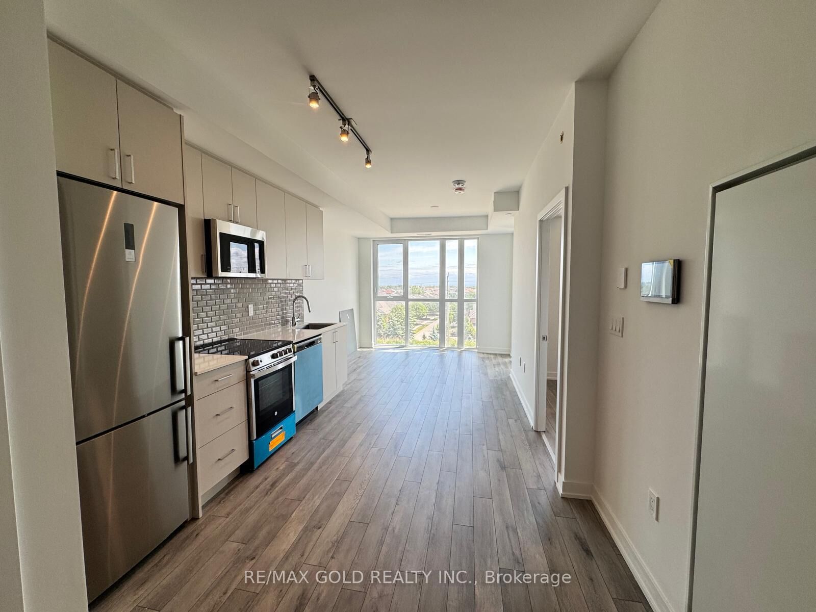 Property Photo:  1005 Dundas Street E 622  ON L6H 8C7 