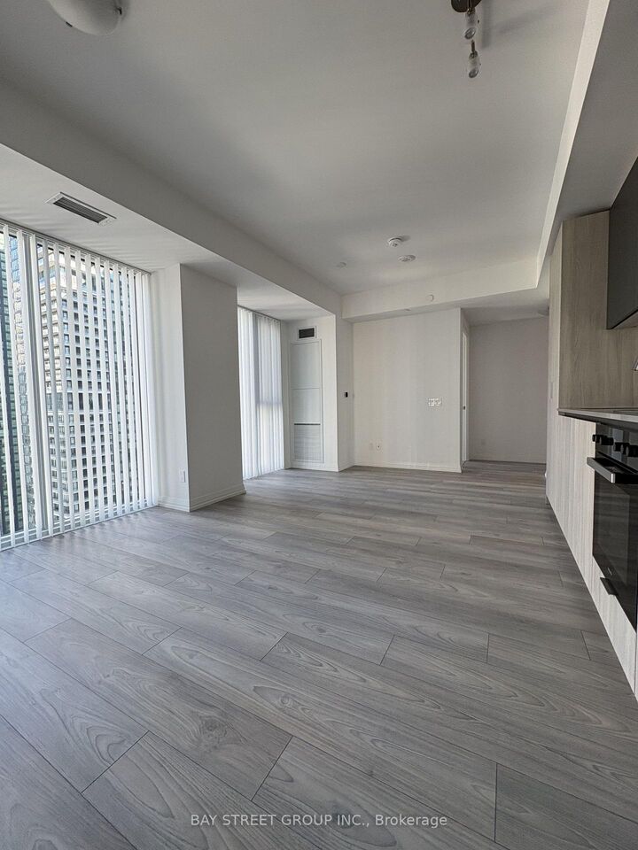 Property Photo:  400 King Street W 2806  ON M5V 0X8 