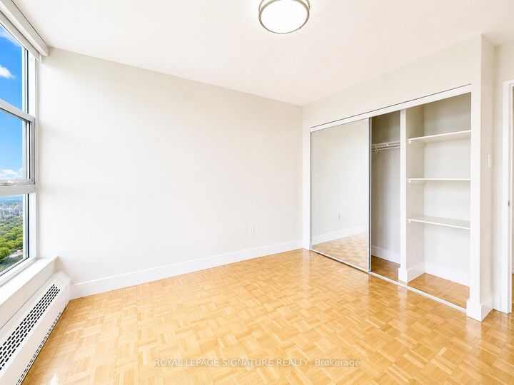 Property Photo:  666 Spadina Avenue 410  ON M5S 2H8 