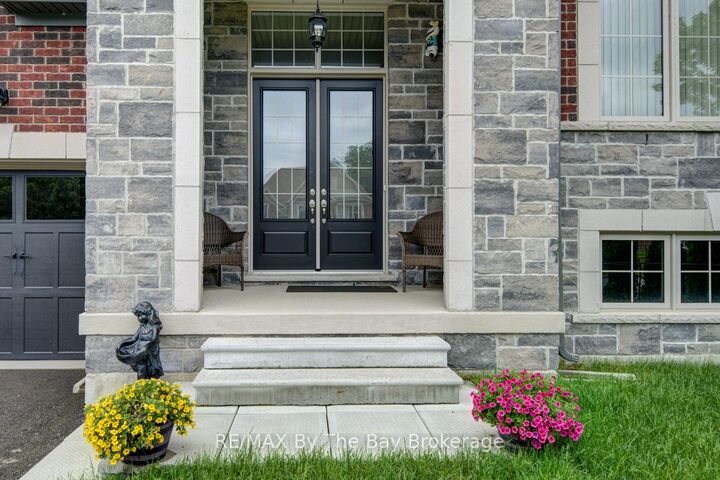 Property Photo:  43 Fawndale Crescent  ON L9Z 2N2 