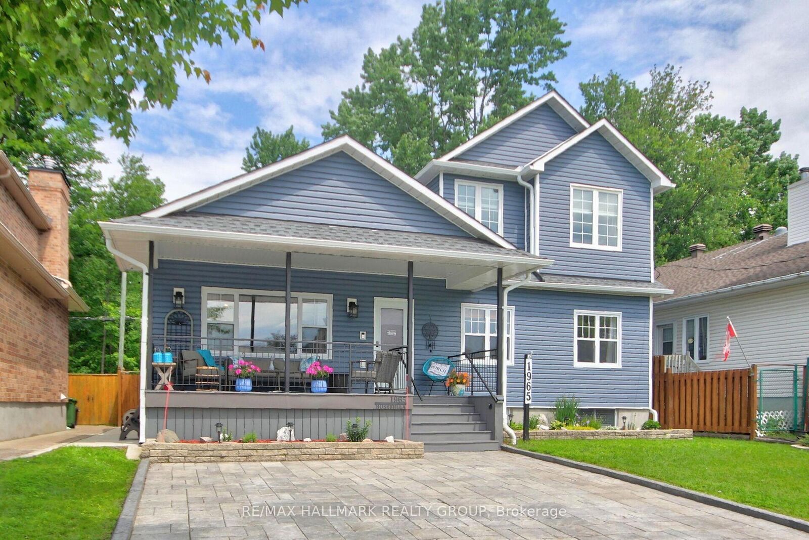 Property Photo:  1965 Rosebella Avenue  ON K1T 1G6 