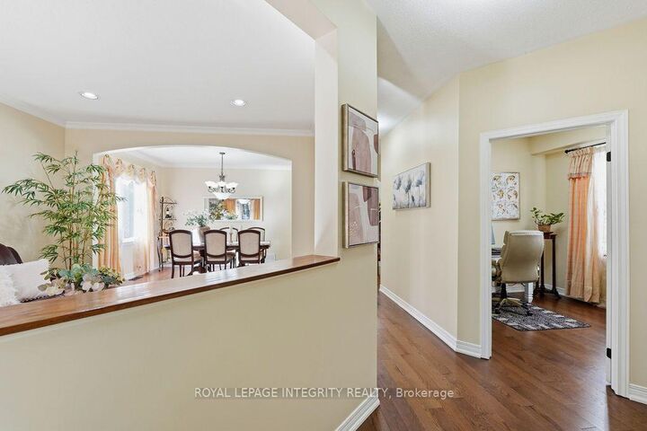 Property Photo:  92 Maricona Way  ON K2T 1H3 