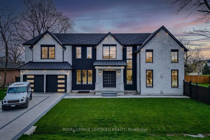 Property Photo:  1404 Waverly Avenue SW  ON L6L 2S3 