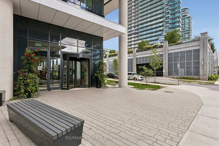 Property Photo:  38 Annie Craig Drive 4409  ON M8V 0G9 
