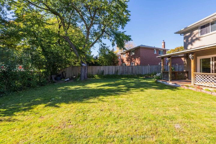 Property Photo:  8 Bellbury Crescent  ON M2J 2J7 