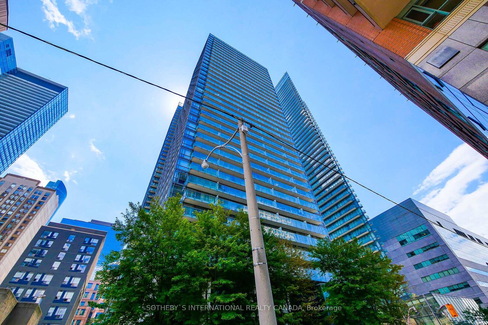 Property Photo:  37 Grosvenor Street 2107  ON M4Y 3G5 