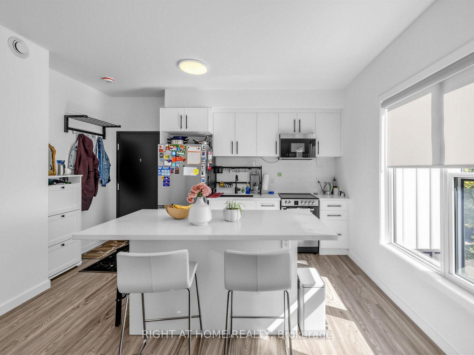 Property Photo:  148 Glenlake Avenue 9  ON M6P 1E7 