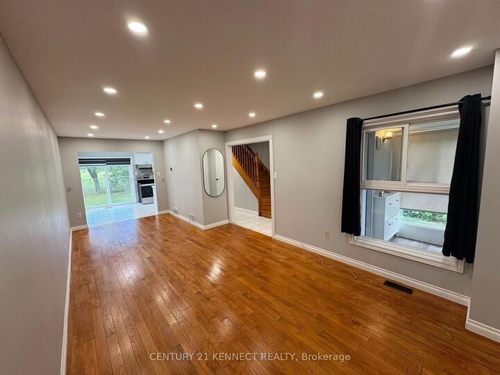 Property Photo:  68 Larksmere Court  ON L3R 3R1 