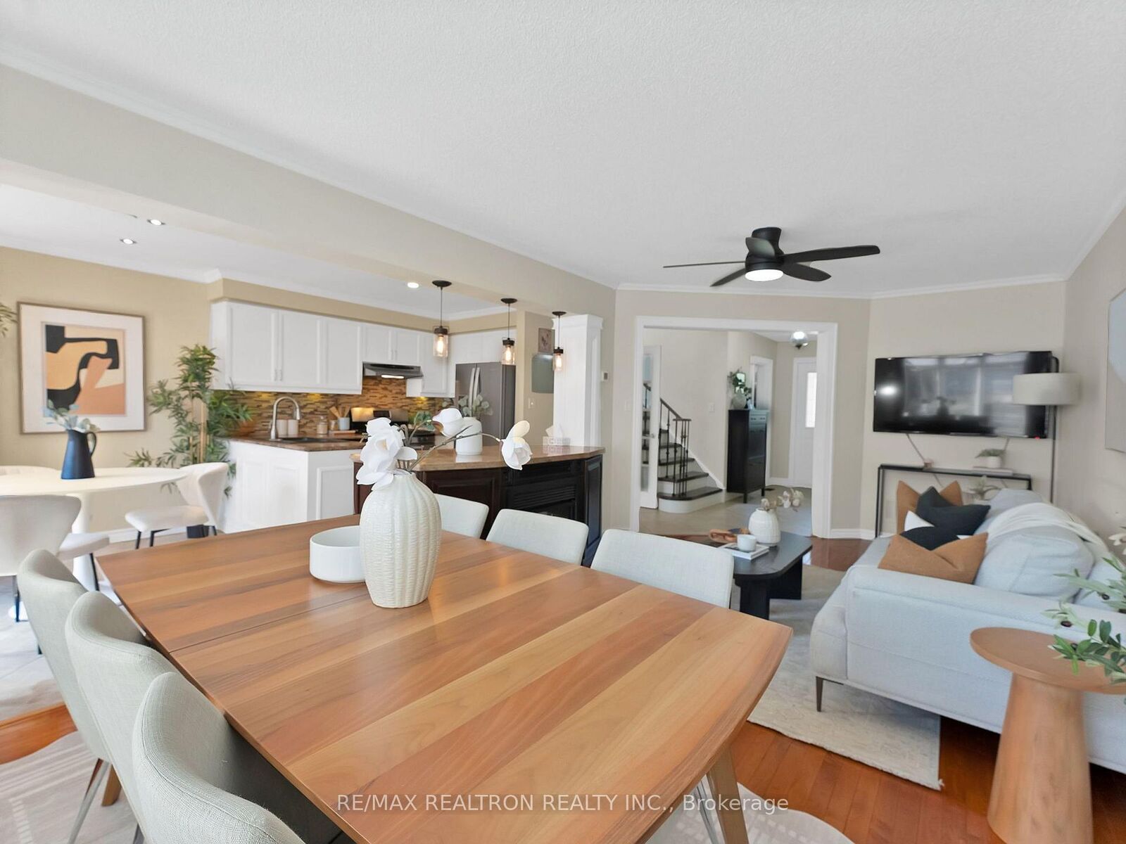 Property Photo:  83 Crawforth Street  ON L1N 9K9 