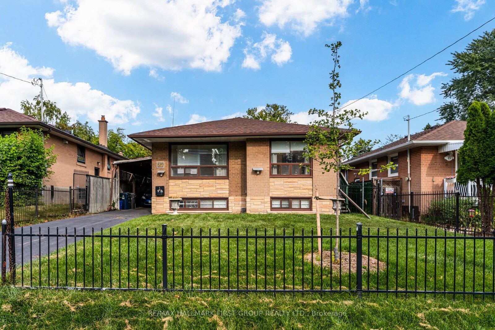 Property Photo:  27 Nipissing Drive  ON M9B 4V4 