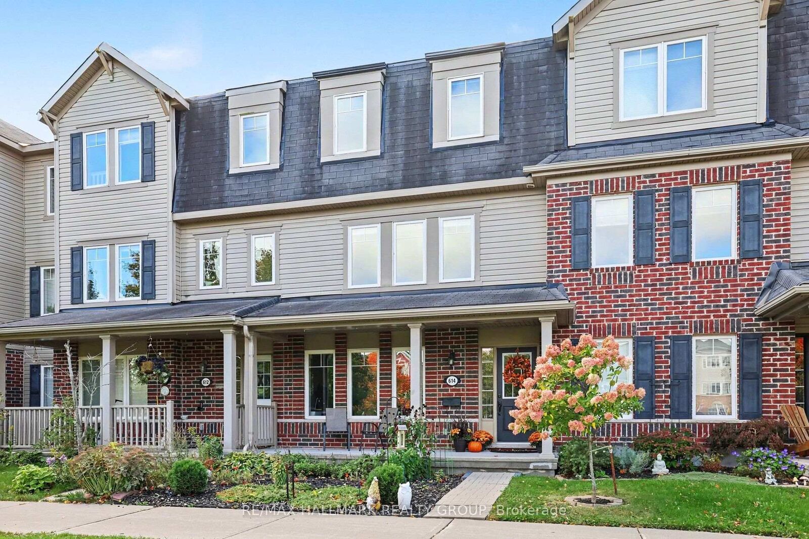 Property Photo:  614 Martinique Lane  ON K2S 0L9 