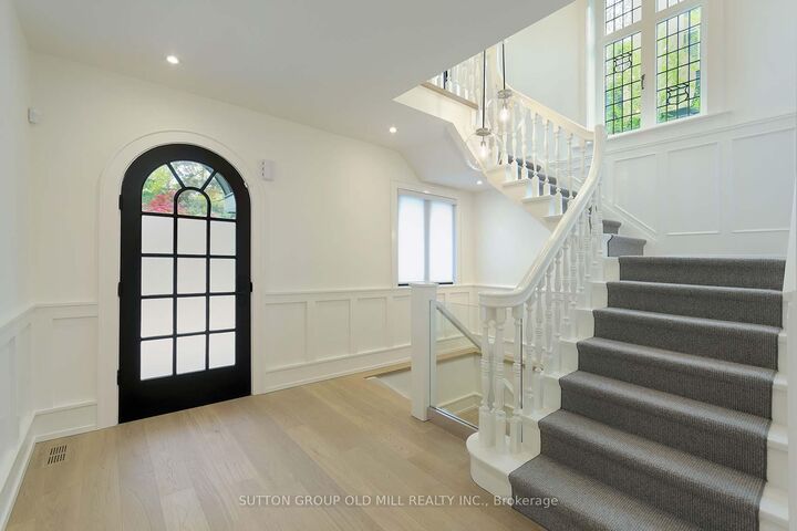 Property Photo:  20 The Kingsway N/A  ON M8X 2T1 