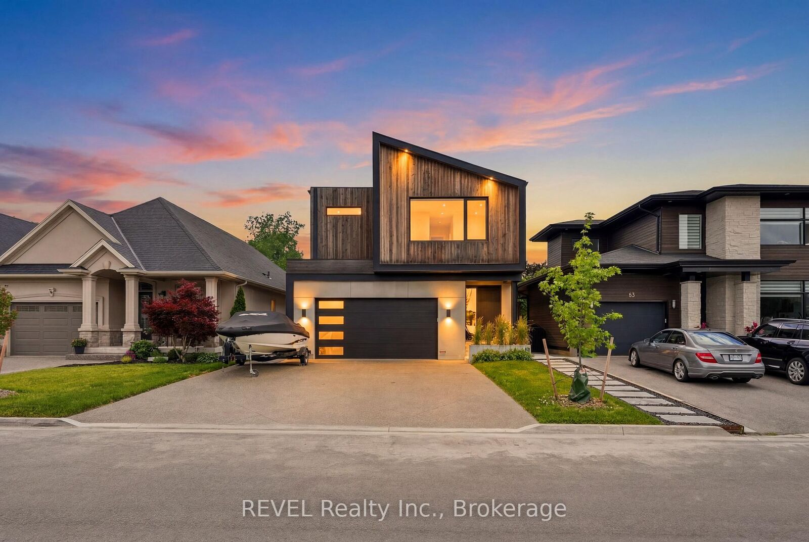 Property Photo:  81 Mackenzie King Avenue  ON L2P 0E1 