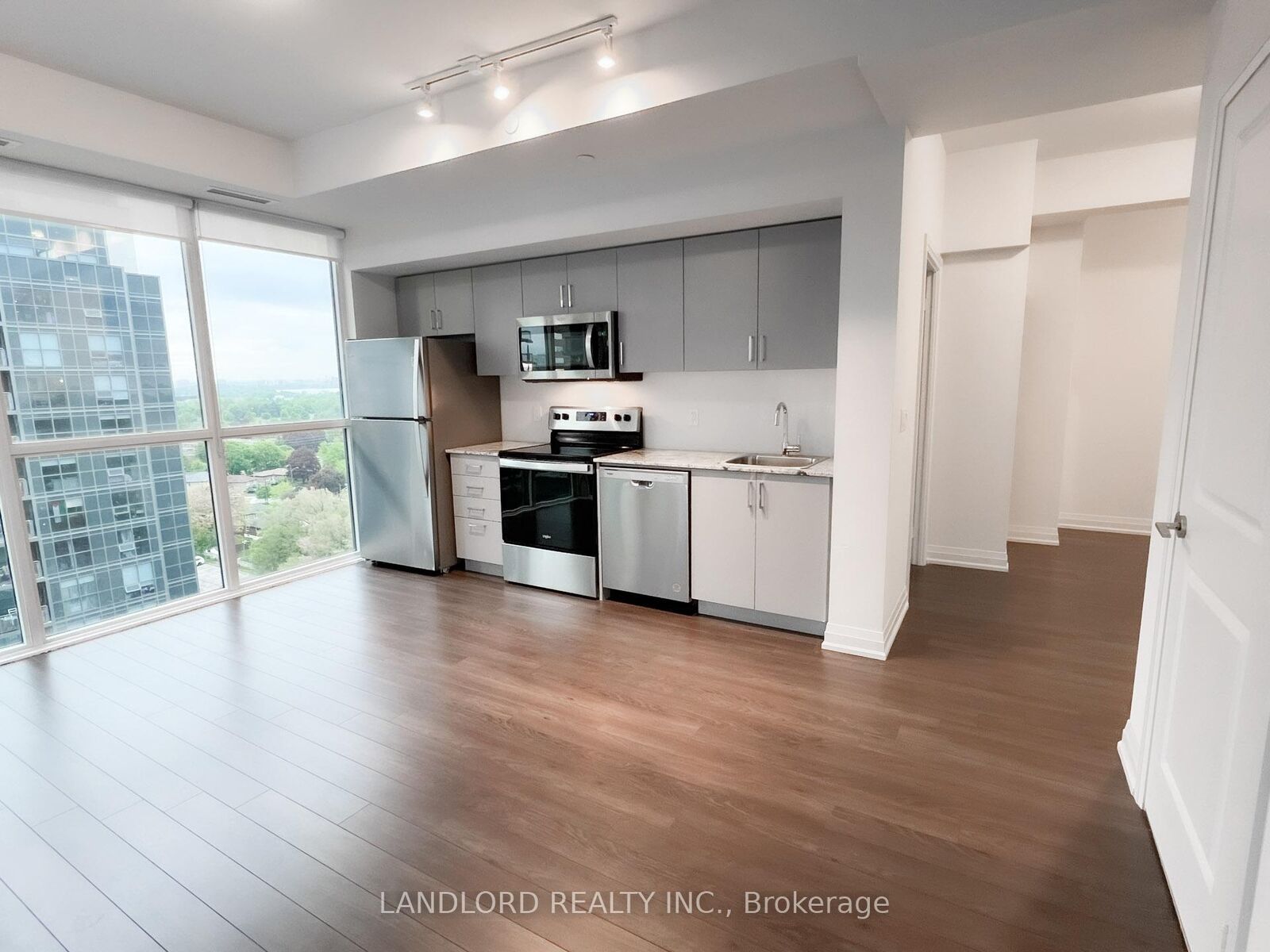 Property Photo:  10 Meadowglen Place 1202  ON M1G 0A8 