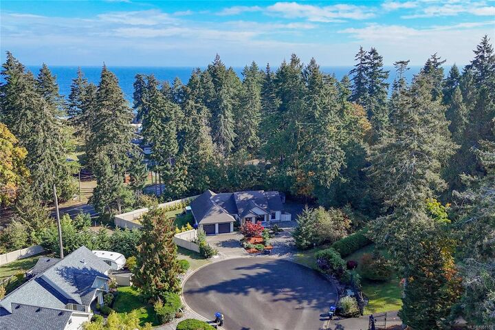 Property Photo:  3800 Creekside Dr  BC V0R 1G0 