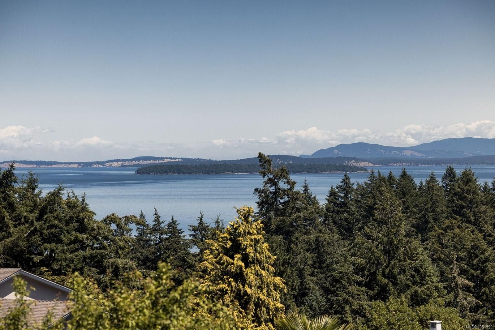 Property Photo:  5254 Westover Pl  BC V8Y 1P6 