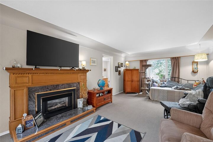 Property Photo:  2025 Forest Dr  BC V9S 2R6 
