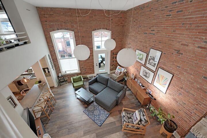 Property Photo:  1407 Government St #302  BC V8W 1Z1 