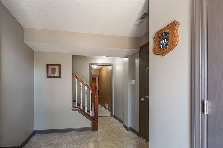 Property Photo:  959 Montclair Dr  PA 15108 