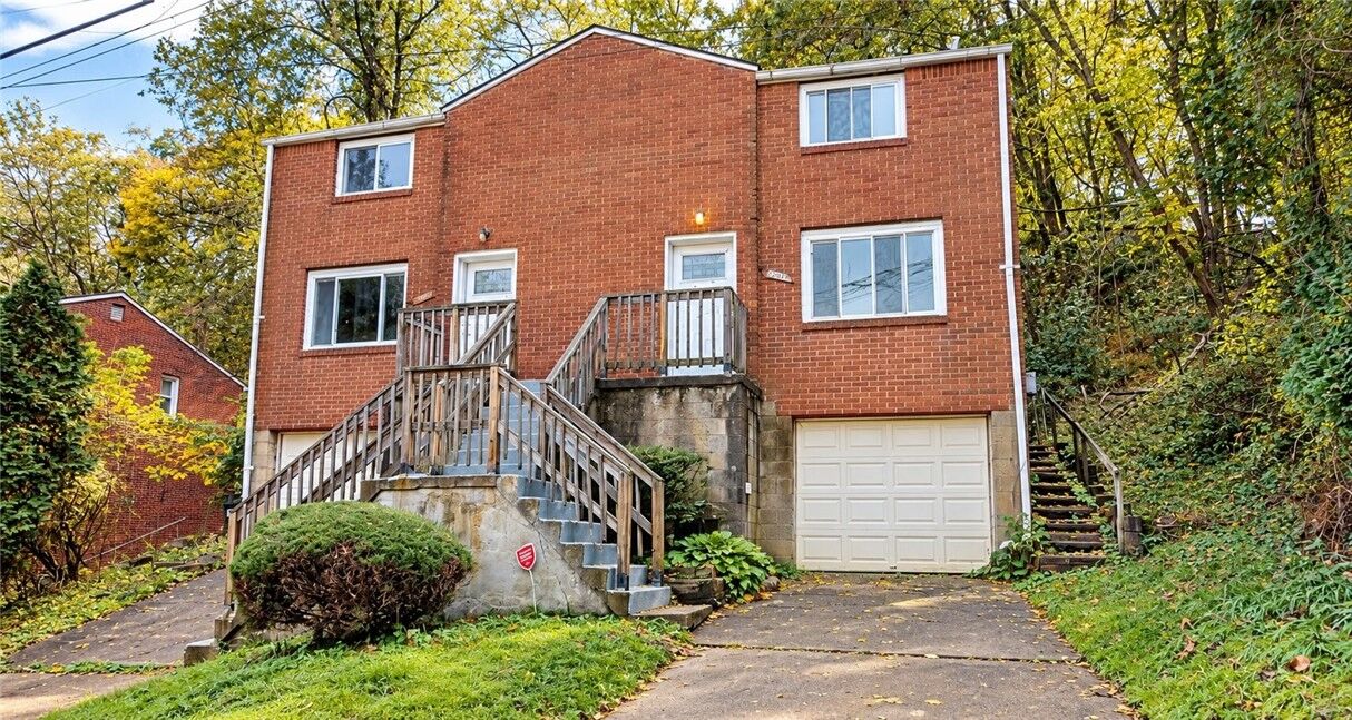 Property Photo:  2022 Lindsay Road 1  PA 15221 