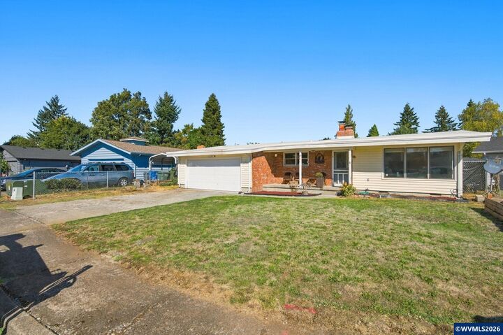 Property Photo: 791 Moneda Ct N OR 97303