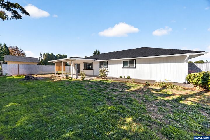 Property Photo:  1380 Westwood Dr  OR 97383 