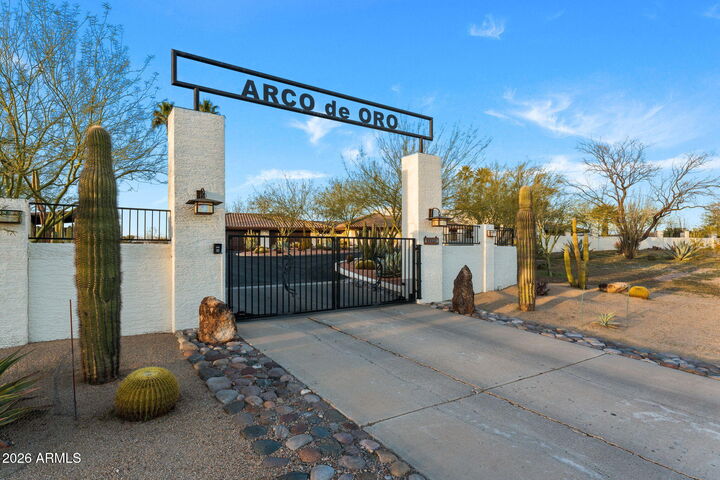 Property Photo:  1490 W Camino Drive  AZ 85390 