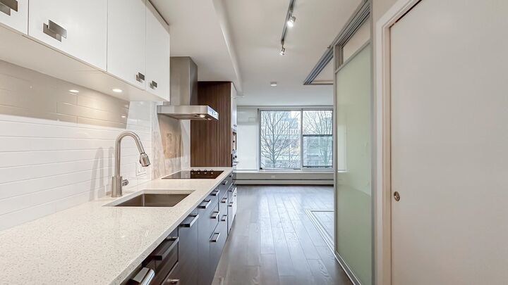 Property Photo:  