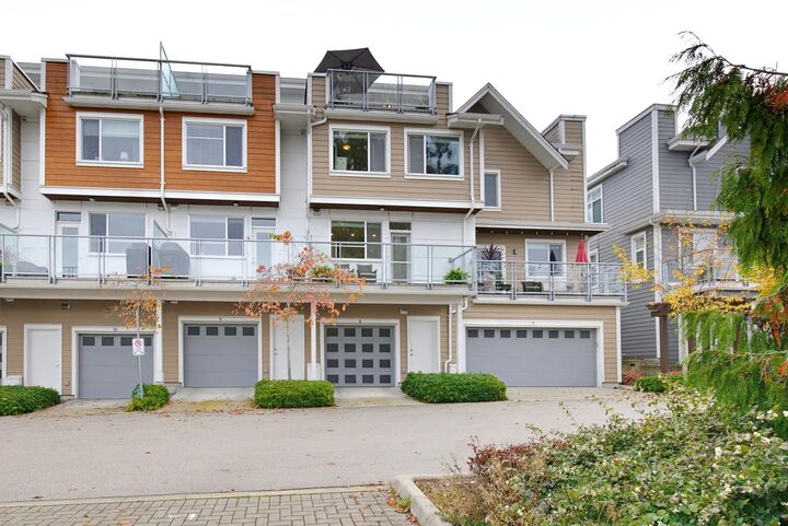 Property Photo:  15918 Mountain View Drive 8  BC V3Z 0P8 