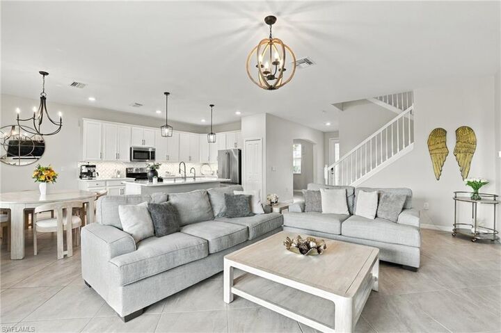 Property Photo:  2114 Hamlin St  FL 34120 
