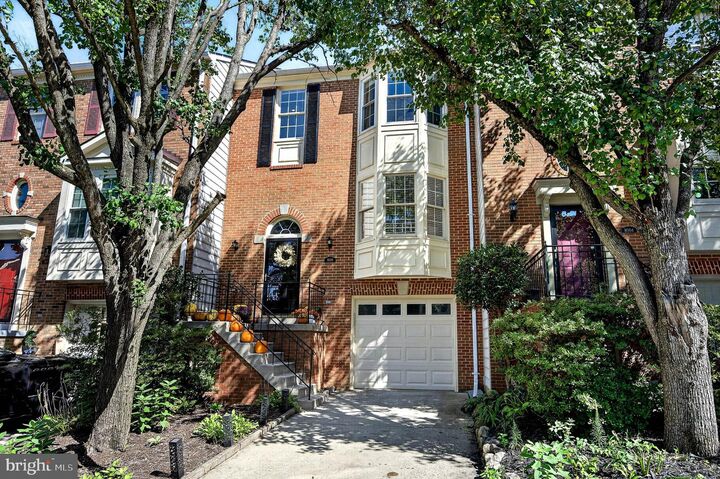 Property Photo:  8006 Trevor Place  VA 22182 