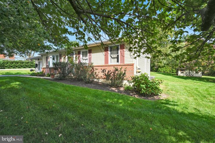 Property Photo: 1519 E Newport Road PA 17543
