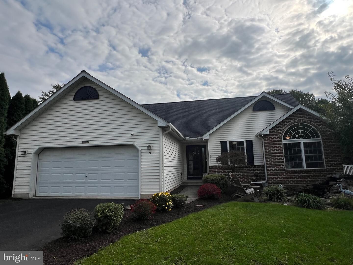 Property Photo:  4910 Green Tree Road  PA 19606 