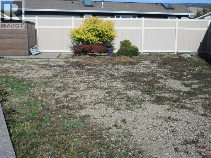 Property Photo: 415 Commonwealth Road 321 BC V4V 1P4